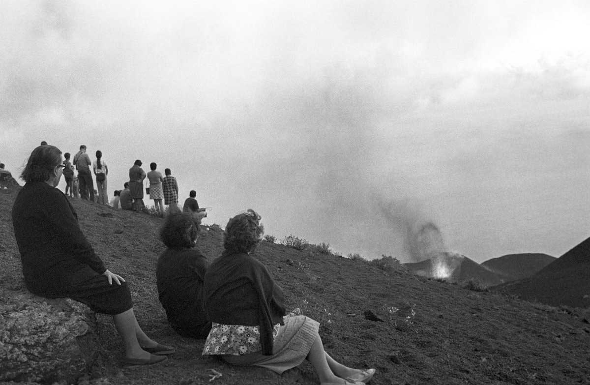 Publik vid vulkanen 