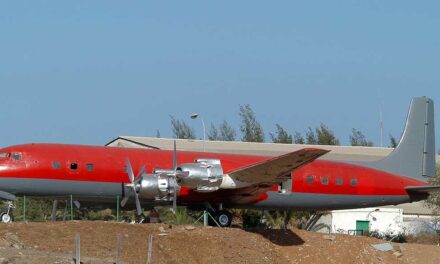 DOUGLAS DC-7C…