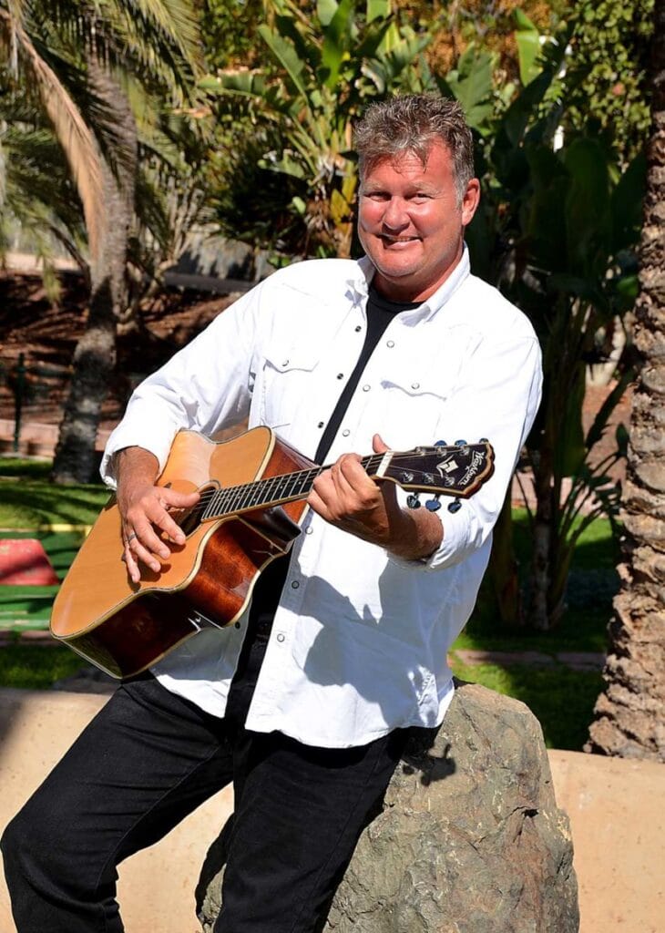 Lars med gitarr