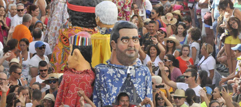 Pappfigurer Papa Huevos