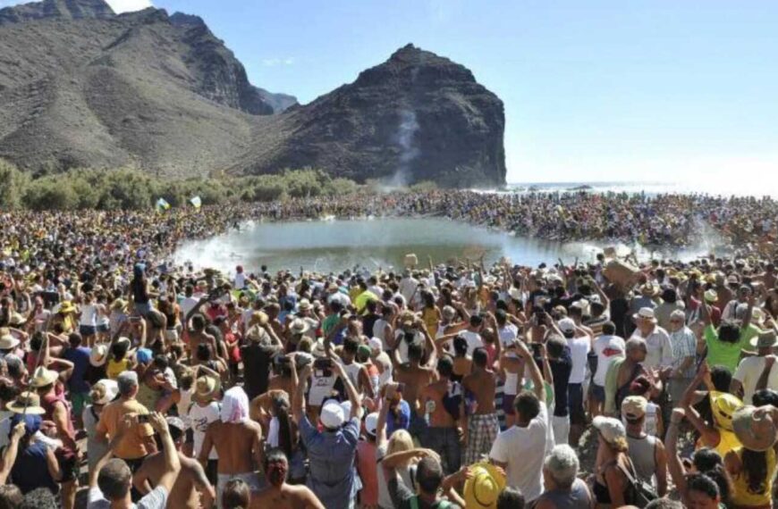 Den 11 september Fiesta del Charco «Pölfest» i La Aldea