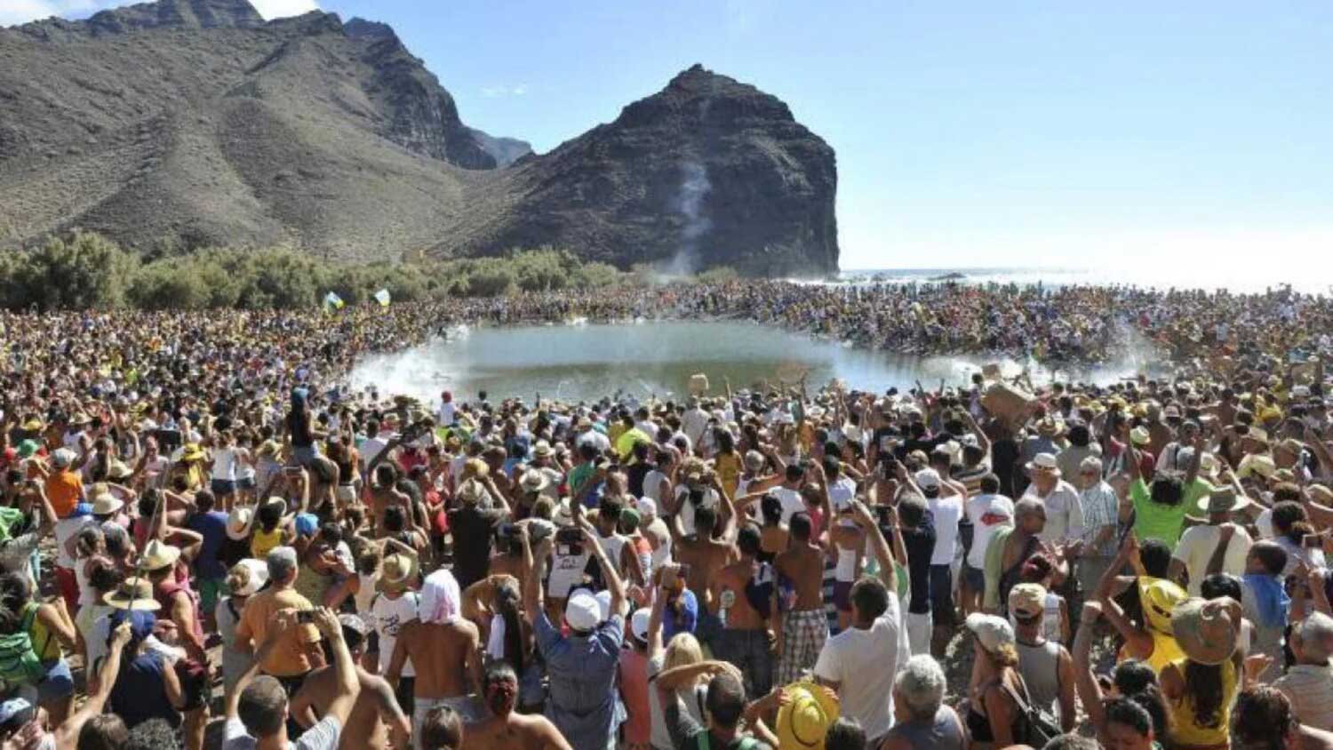 Read more about the article Den 11 september Fiesta del Charco «Pölfest» i La Aldea