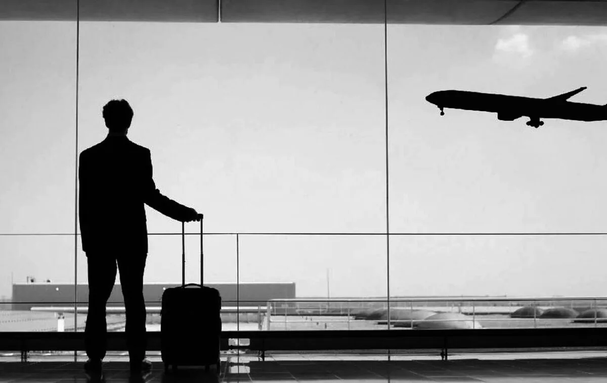 Seriösa medier och journalister har ett ansvar att belysa även turismens positiva effekter och inte nästan enbart de negativa