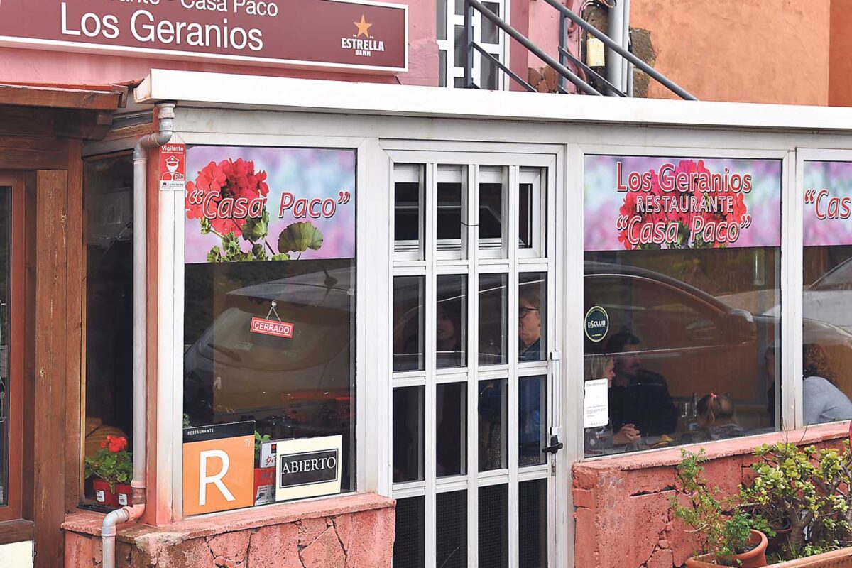 Ingången till baren Los Geranios