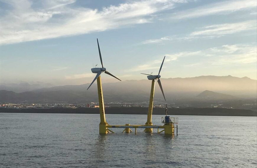 Vindkraftverk utanför kusten på gran Canaria
