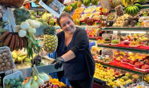 Glad frukthandlare