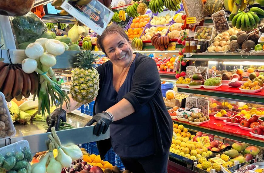 Glad frukthandlare