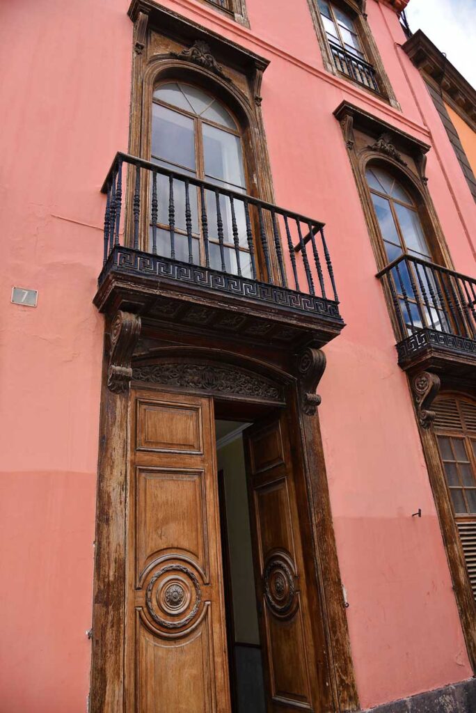 Rosa hus i Vegueta