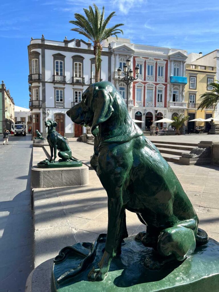 Hund Statyetter Plaza St. Ana