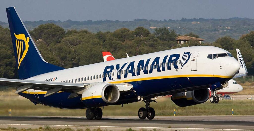 Ryanariplan lyfter