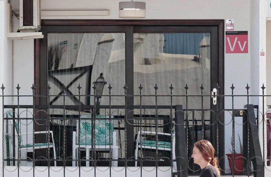 Balkong på turistlägenhet