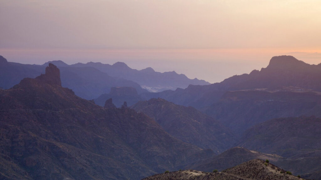 Utsikt över bergstopparna Gran Canaria