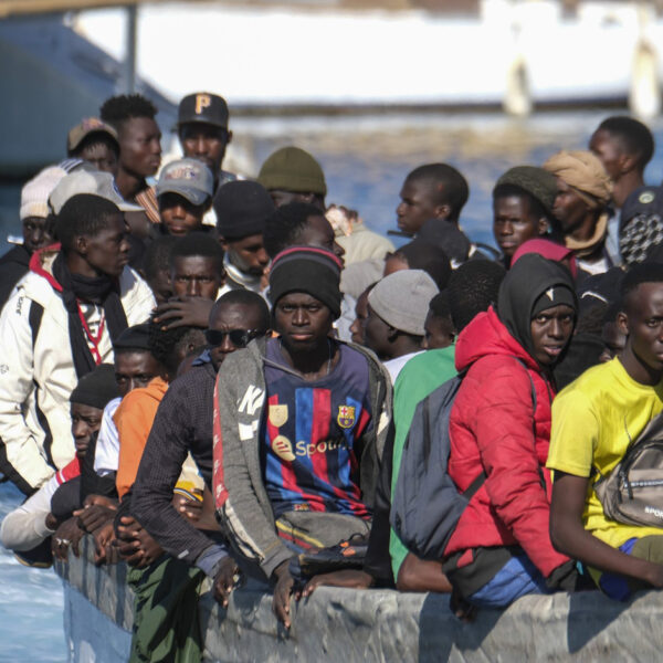 Sjöräddningstjänsten bärgade 248 migranter som drivit omkring på havet på väg mot Kanarieöarna