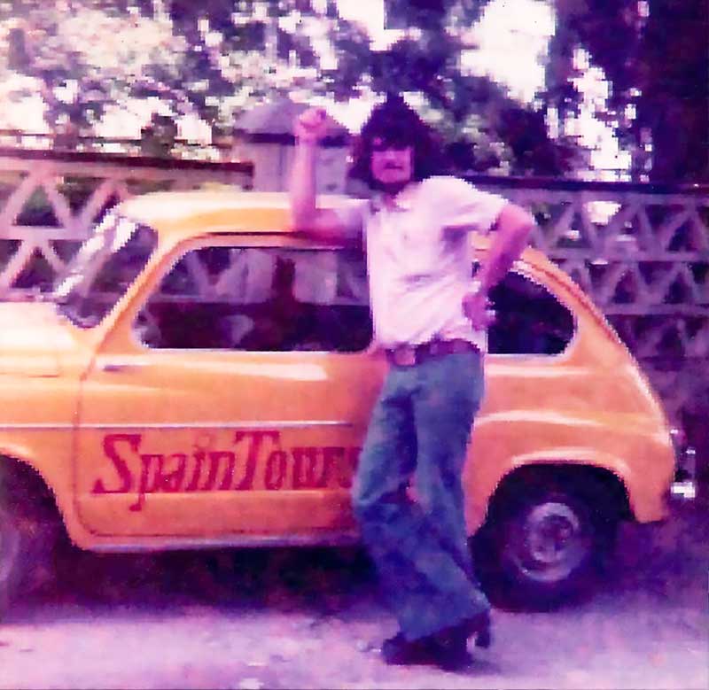 Gustaf med tjänste bil