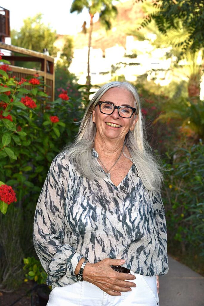 Ann ute och spatserar i San Agustin