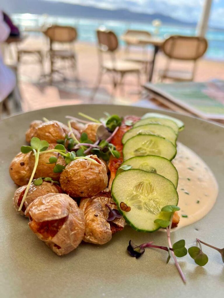 Tallrik med förrätt