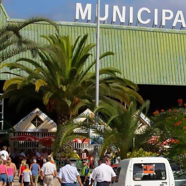 Ingången till marknaden i San Fernando