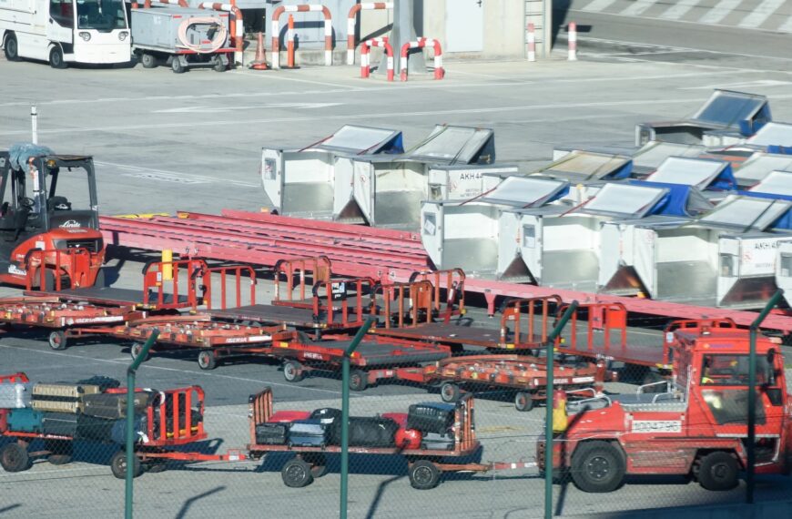 hotet om flygstrejk i Spanien och på Kanarieöarna kvarstår.