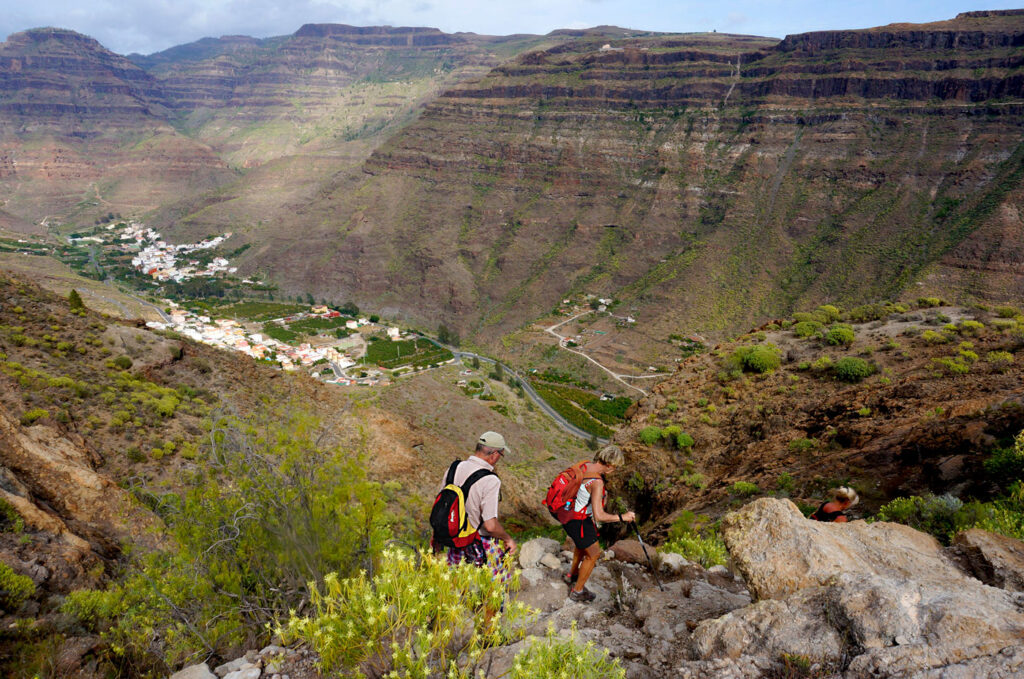 Vandra nerför på stigenn mot El Horno