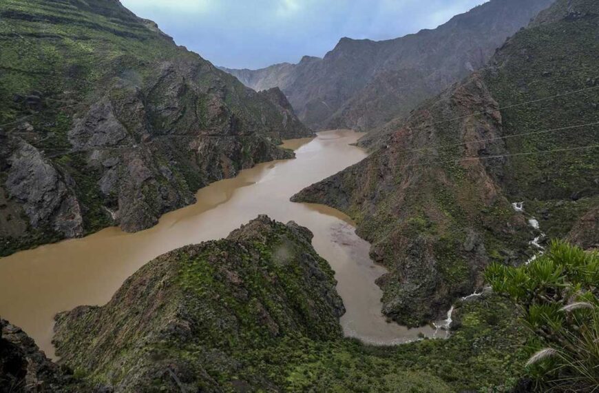 dammar som svämmar över på Gran Canaria