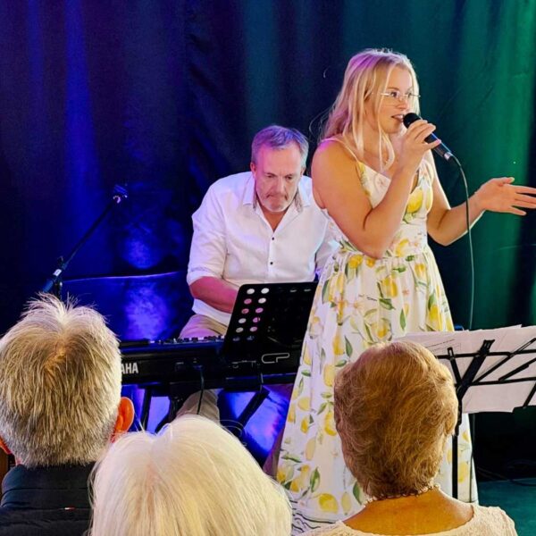 Ballader og bølgesusm Sjømannskirka