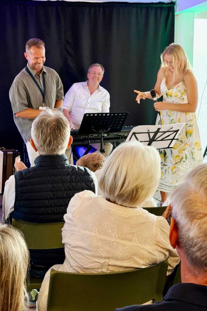 Ballader og bølgesusm Sjømannskirka