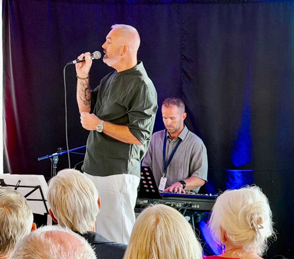 Ballader og bølgesusm Sjømannskirka