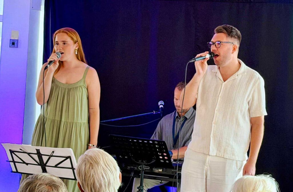 Ballader og bølgesusm Sjømannskirka