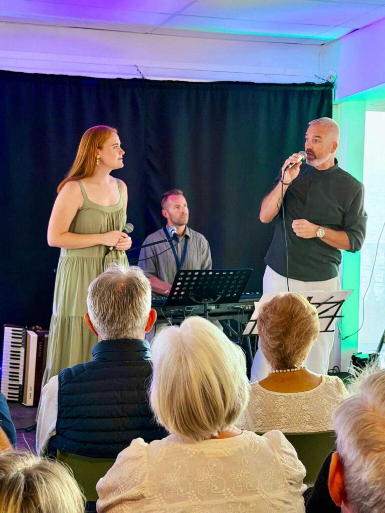 Ballader og bølgesusm Sjømannskirka