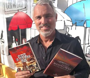 lokale forfatteren Miguel Ángel González Santana har gitt ut krimromanen «Crímenes en el paraíso de Maspalomas».