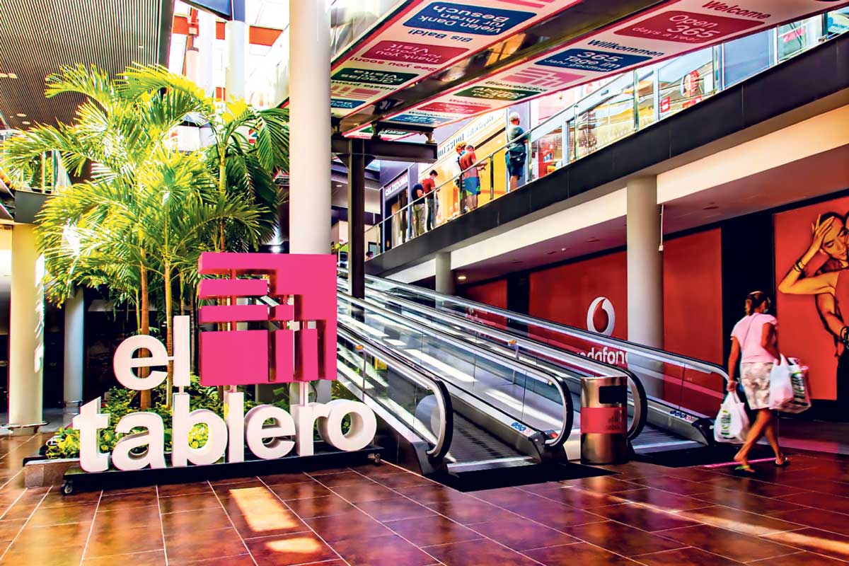 Shoppingcenter El Tablero på södra sidan