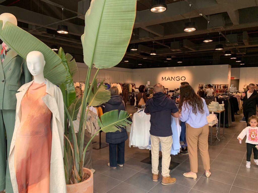 Utbud på shoppingcenter Las Terrazas, Mango