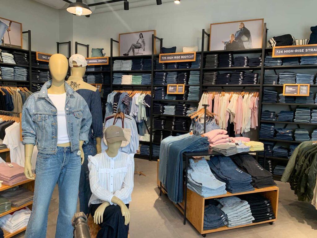 Utbud på shoppingcenter Las Terrazas, outlet Corte Ingles