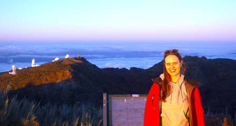 Framhävd bild på Aline med teleskopen på La Palma i bakgrunden