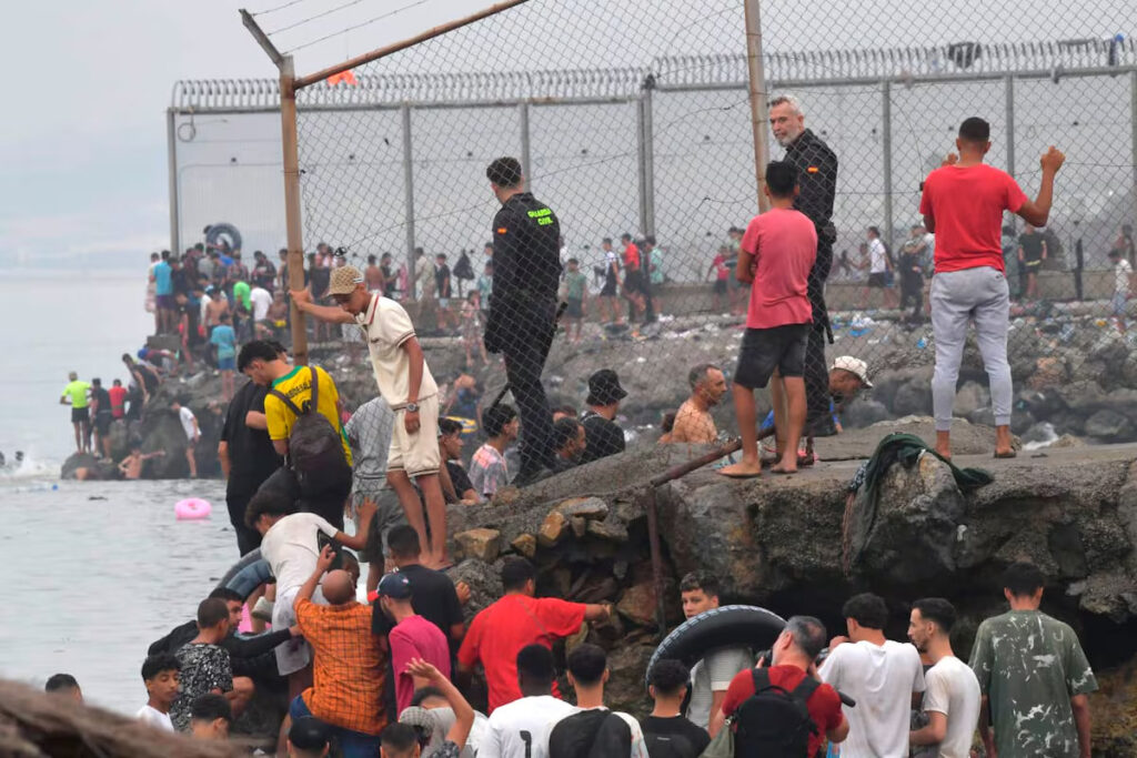 Over 40 000 innvandrere har kommet ulovlig inn i Ceuta