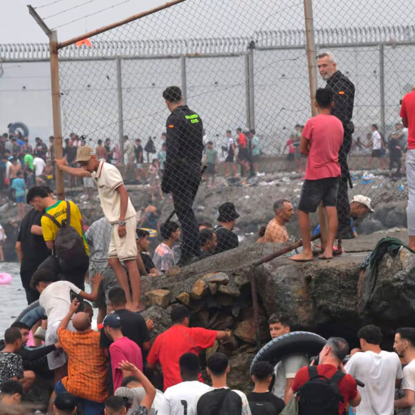 Over 40 000 innvandrere har kommet ulovlig inn i Ceuta
