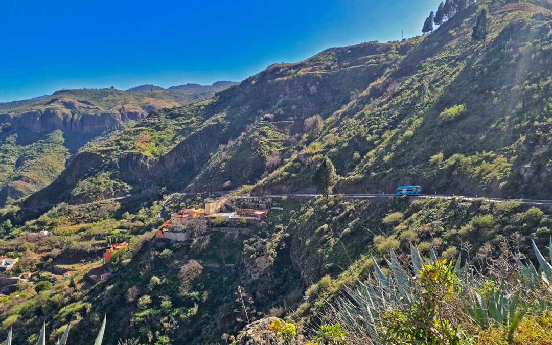 Ta buss 18 – upplev friheten och se det inre av Gran Canaria